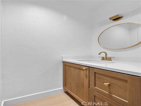 655 W 6th A , Tustin, CA