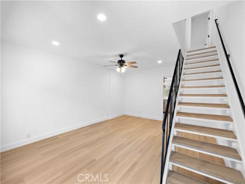655 W 6th A , Tustin, CA