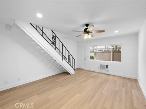 655 W 6th A , Tustin, CA