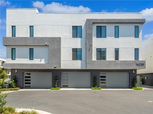 16235 Dawn Way 204 , Tustin, CA