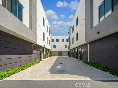 16235 Dawn Way 204 , Tustin, CA