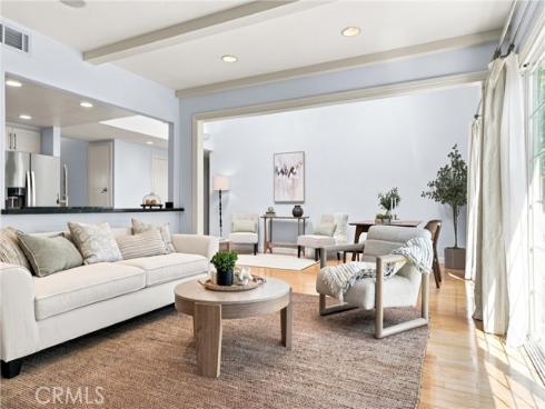 2142 Fallen Leaf , Tustin, CA
