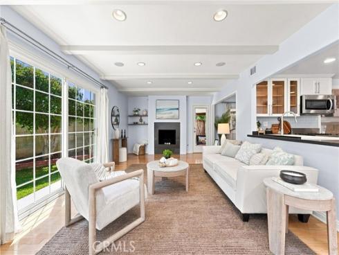 2142 Fallen Leaf , Tustin, CA