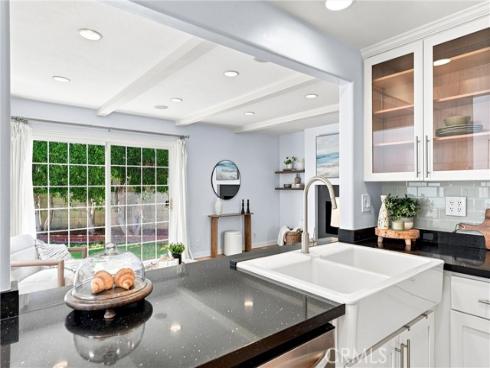 2142 Fallen Leaf , Tustin, CA