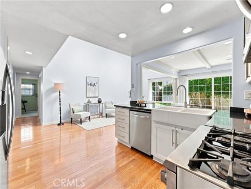 2142 Fallen Leaf , Tustin, CA