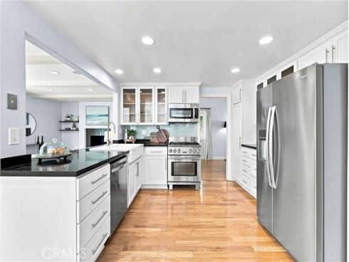 2142 Fallen Leaf , Tustin, CA