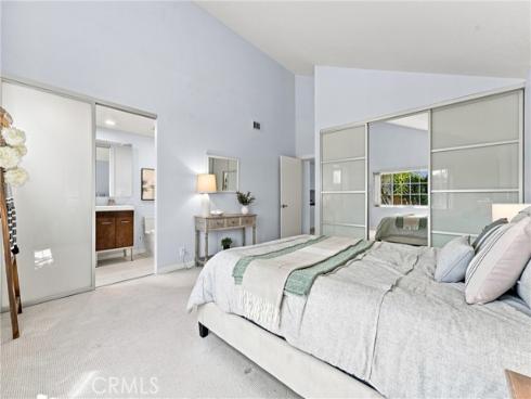 2142 Fallen Leaf , Tustin, CA
