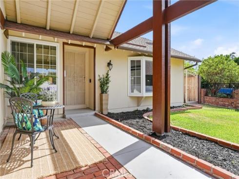 2142 Fallen Leaf , Tustin, CA