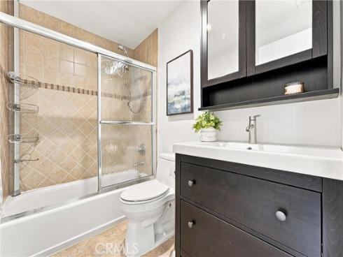 2142 Fallen Leaf , Tustin, CA