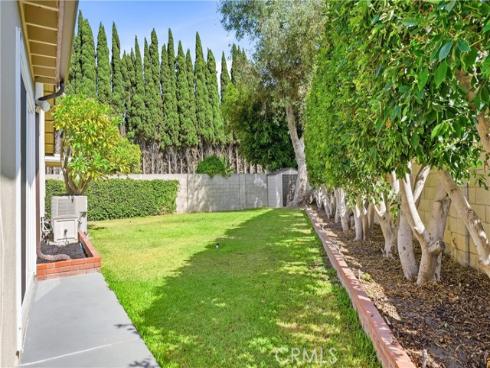2142 Fallen Leaf , Tustin, CA