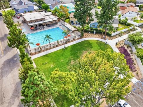 2142 Fallen Leaf , Tustin, CA