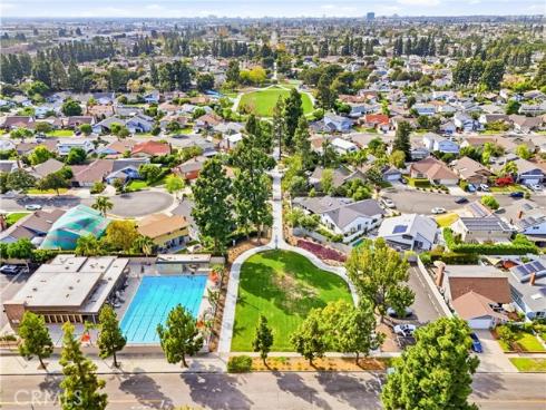 2142 Fallen Leaf , Tustin, CA