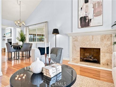 2142 Fallen Leaf , Tustin, CA