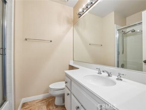 2521  Avenita Alpera  , Tustin, CA