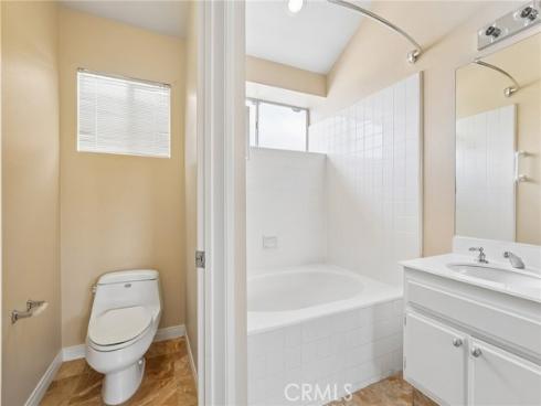2521  Avenita Alpera  , Tustin, CA