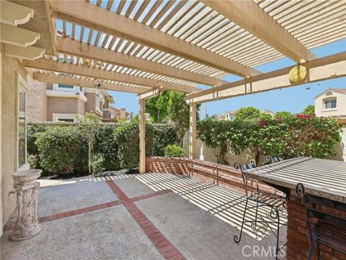 2521  Avenita Alpera  , Tustin, CA