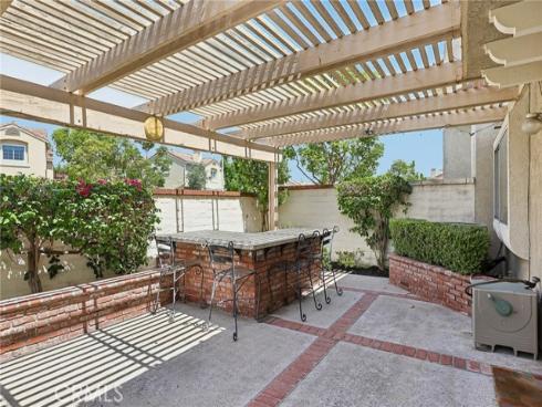 2521  Avenita Alpera  , Tustin, CA