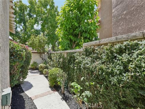 2521  Avenita Alpera  , Tustin, CA