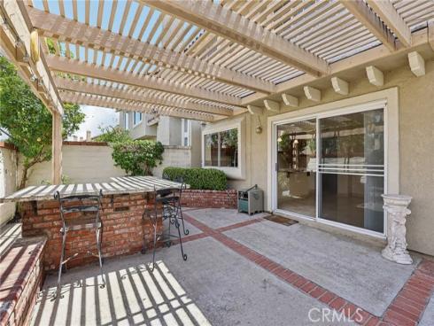 2521  Avenita Alpera  , Tustin, CA