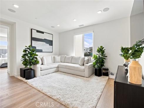 16311 Veterans Way, Tustin, CA
