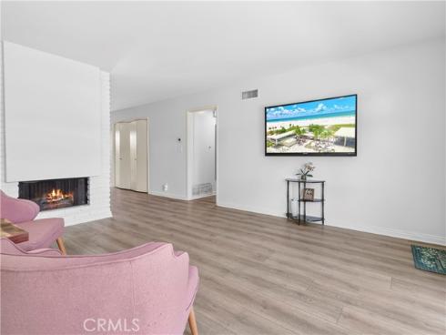1159 E 1st  , Tustin, CA