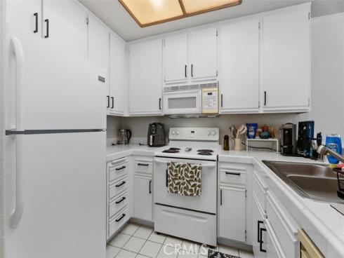 2960 Champion Way 1008 , Tustin, CA