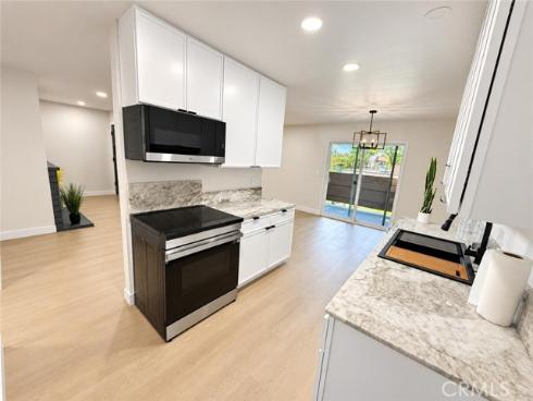 17574  Vandenberg  11 , Tustin, CA
