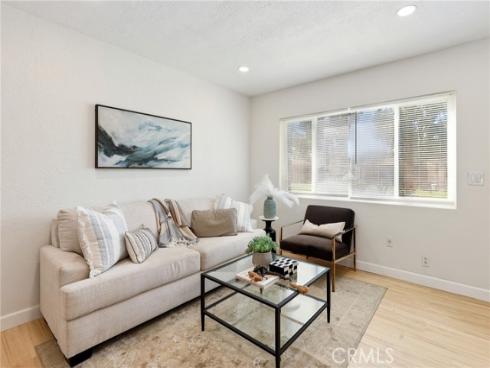 648 W Main D , Tustin, CA