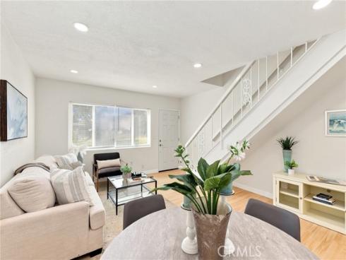 648 W Main D , Tustin, CA