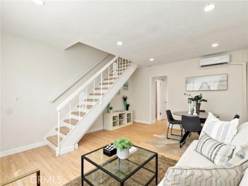 648 W Main D , Tustin, CA