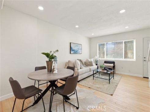 648 W Main D , Tustin, CA
