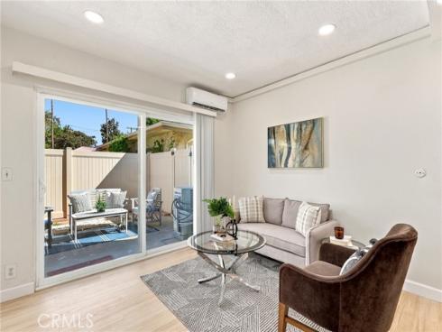 648 W Main D , Tustin, CA