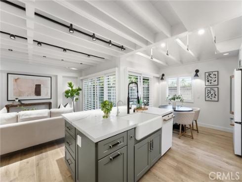 17515  Via Lindo  , Tustin, CA