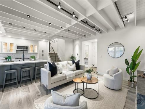 17515  Via Lindo  , Tustin, CA