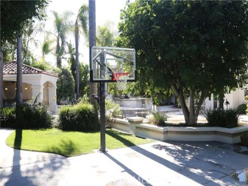 10762 Center Drive, Villa Park, CA