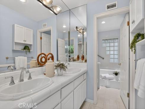 18212  Lincoln  , Villa Park, CA