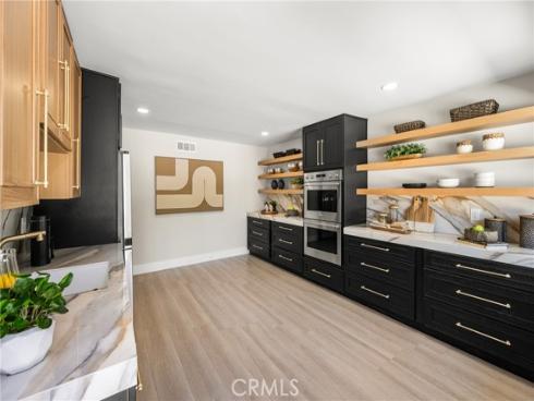 10282  Old Lamplighter   Lane, Villa Park, CA