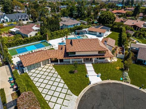 10282  Old Lamplighter   Lane, Villa Park, CA