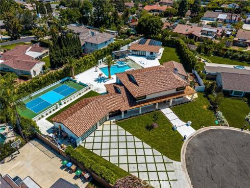 10282  Old Lamplighter   Lane, Villa Park, CA