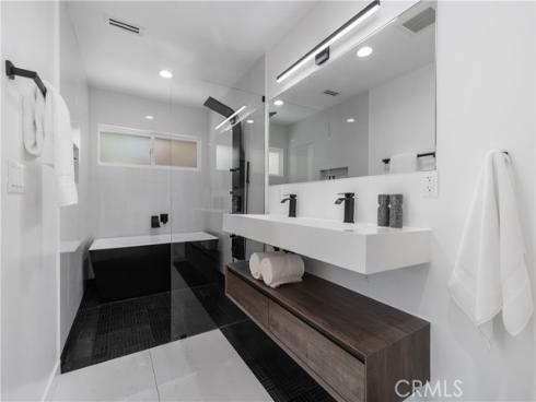 18512 Lincoln Cir , Villa Park, CA