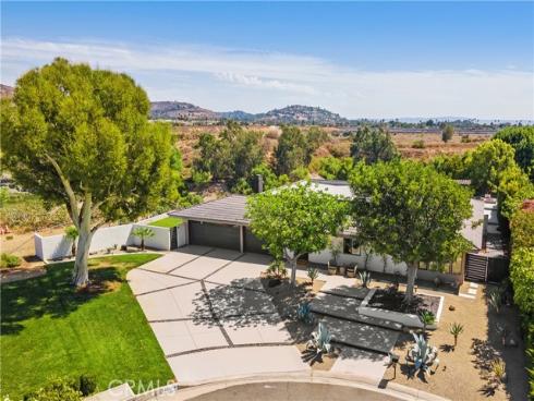 18512 Lincoln Cir , Villa Park, CA