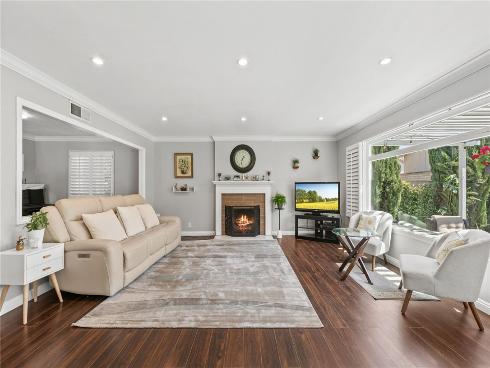 8832 Williamsburg Avenue, Westminster, CA
