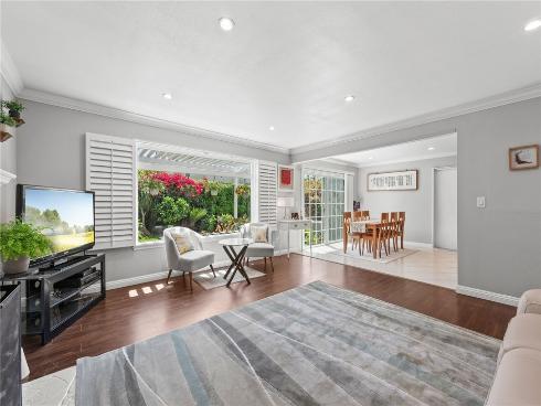 8832 Williamsburg Avenue, Westminster, CA