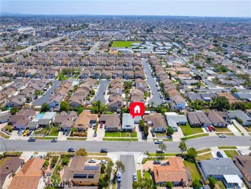 8832 Williamsburg Avenue, Westminster, CA