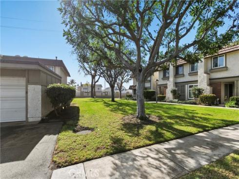 13966  Chelmsford   Walk, Westminster, CA
