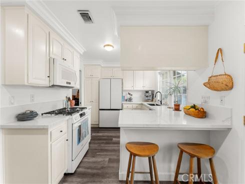 5006 Hampton Court, Westminster, CA