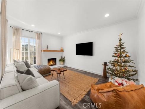 5006 Hampton Court, Westminster, CA