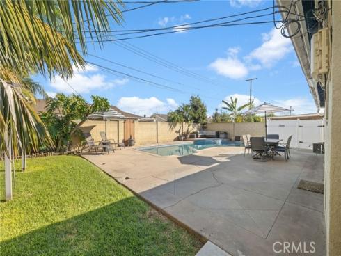15942  Topaz  , Westminster, CA