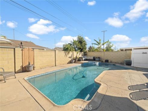 15942  Topaz  , Westminster, CA
