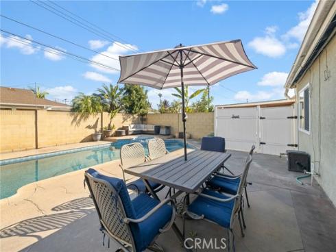 15942  Topaz  , Westminster, CA